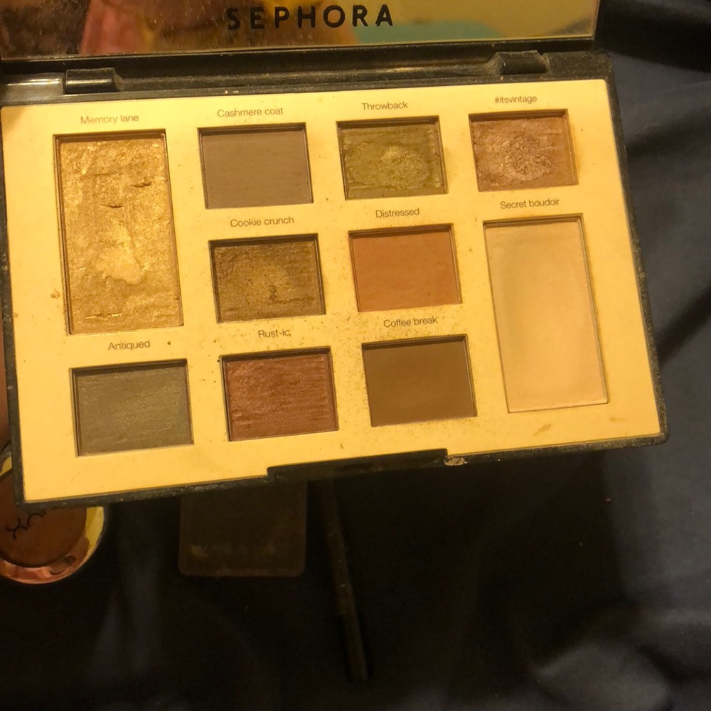Makeup Bundle - Picture 2 of 8